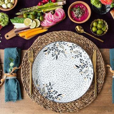 Sara Miller Artisanne Noir Set of 4 Dinner Plates Sara Miller Artisanne Noir Set of 4 Dinner Plates